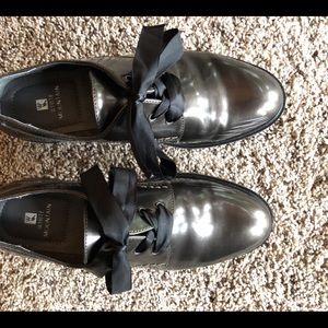 White Mountain brand tied oxfords